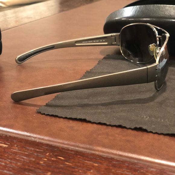 Prada sunglasses- scratch free - Picture 4 of 10